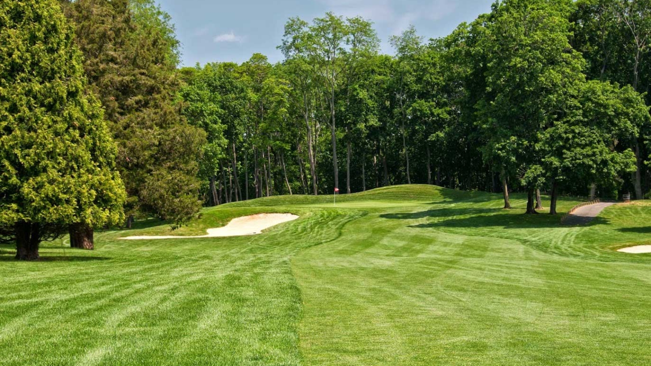 What To Look for When Choosing an Oakland Country Club for Gatherings